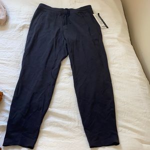 LuluLemon Men’s Balancer Pant 27” L in size M